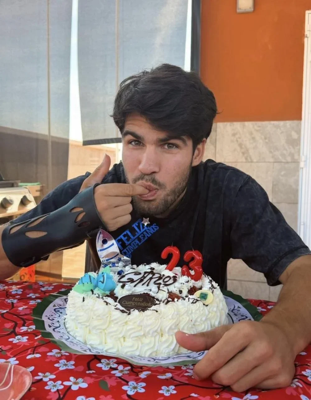 Carlos Alcaraz, celebrando su cumpleaños
