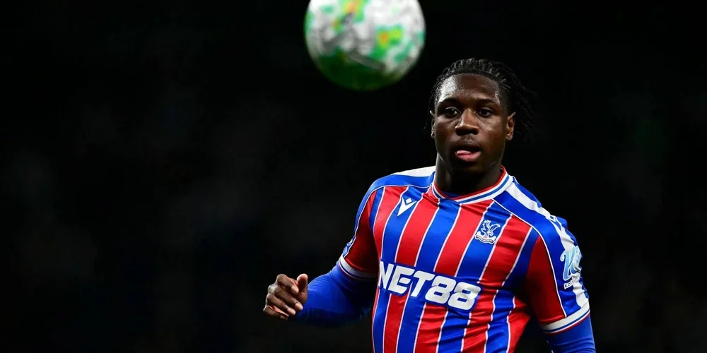 Crystal Palace's Jaydee Canvot keeps his eye on the ball